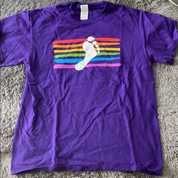 Gildan Other - Barefoot pride tee